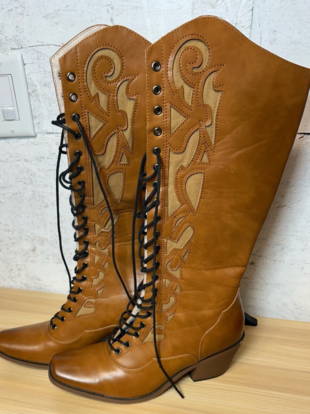 SO SIMPOK Lace-Up Tan Knee-High Western Boots Sz 10.5 zippers on sides - Picture 2 of 3